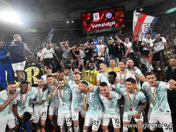 Sigari, trenino e canzoni napoletane: la festa Inter per la Coppa Italia