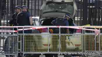 London: Auto kracht bei britischem Regierungssitz in Absperrgitter