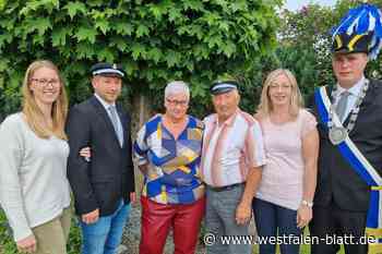 Warburg: „Familie der Majestäten“ feiert gleichzeitig in zwei Orten