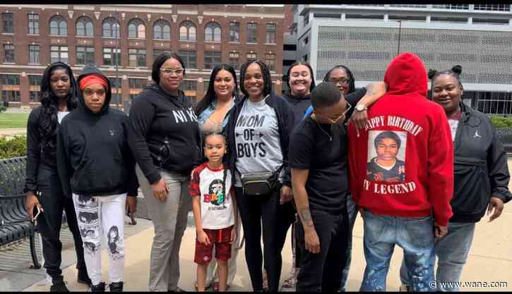 Courts: 'I didn't do it. I didn't kill nobody' - accused killer in triple homicide denies knowing three victims