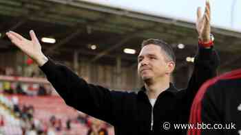 Marc Skinner: Man Utd need 'two great swings' to win first WSL title