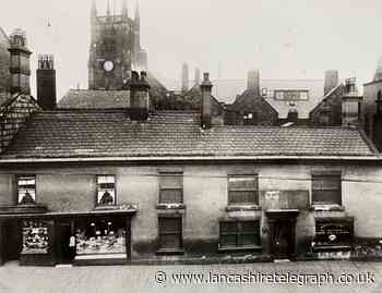 Century old 'street view' shows Blackburn shops in 1929