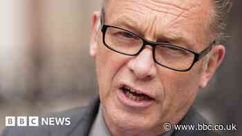 Chris Packham wins libel claim against website