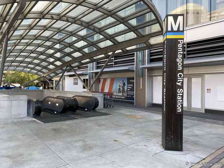 Police: Man with guns arrested after trying to evade fare at Metro station