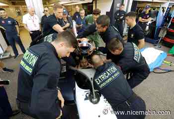 Avant le départ du 80e Grand Prix de Monaco, les sapeurs-pompiers s'exercent à extraire un pilote d'une monoplace