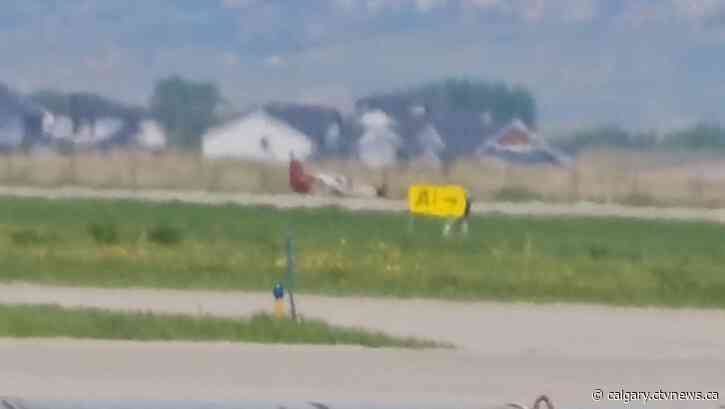 Pilot lands without landing gear at Calgary-area airport