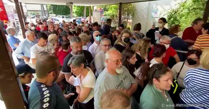 Alluvione Emilia-Romagna, al via la vaccinazione antitetanica a Conselice: code alla Casa della Salute per l’allerta igienico-sanitaria – Video