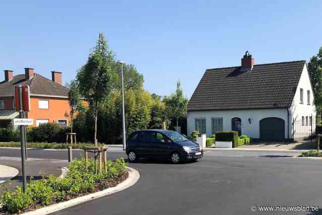 Twijfels rond kwaliteit kruispunten Heerbaan in Harelbeke: “Volgende week beslissen we of nieuwe toplaag nodig is”