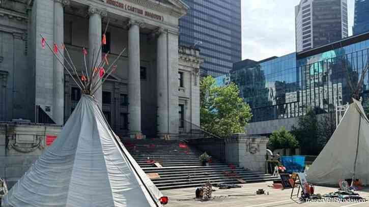 Residential school memorial in downtown Vancouver closed after Indigenous ceremony