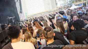 Tag 1 auf dem Modular: Guter Auftakt mit Ski Aggu, $oho Bani und Ennio