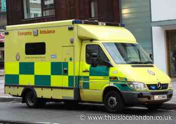 Homesdale Road Bromley crash: Four people taken to hospital