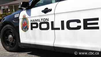 Hamilton police warn residents to stay inside after double homicide in city's east end