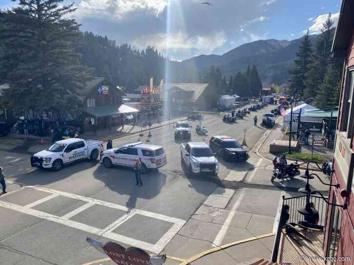 2 dead, 6 injured in shooting in Red River