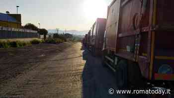 Guasto al sito di trasferenza dell'Ama: camion in fila e ritardi nella raccolta dei rifiuti