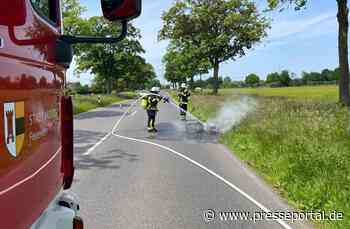 FW Moers: Motorroller brennt vollständig aus