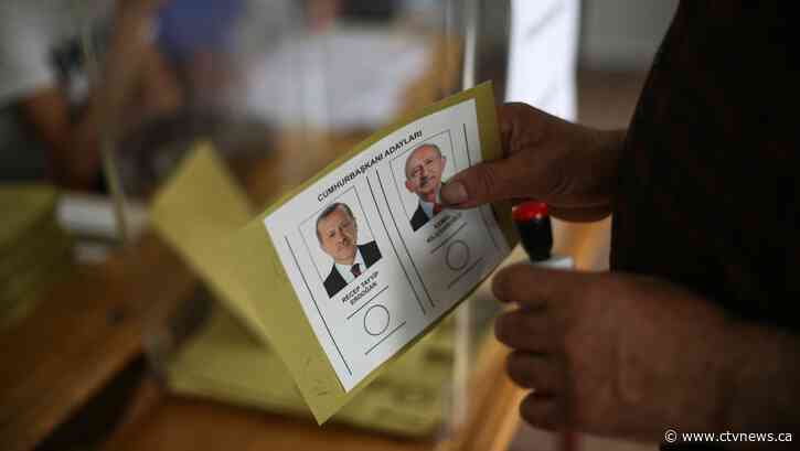 Erdogan takes lead in unofficial count in Turkey's presidential runoff