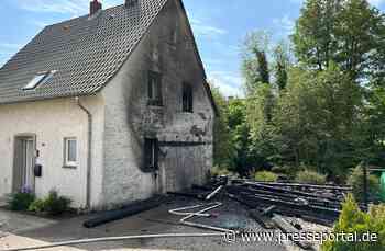 FW Hüllhorst: Carport-Brand in Hüllhorst-Büttendorf