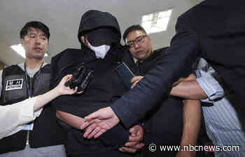 Man faces up to 10 years in prison after arrest for opening plane emergency exit door