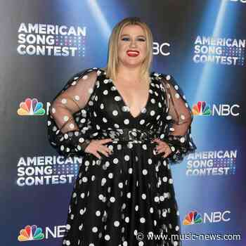 Kelly Clarkson moving talk show to New York to be closer to family
