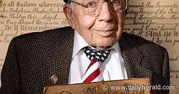 'Moments of sheer terror': O'Hare exhibit brings war veterans' service home