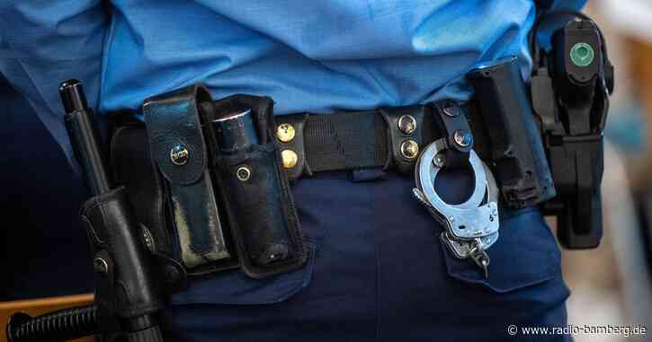 Polizei fesselt Stripper mit täuschend echter Waffe