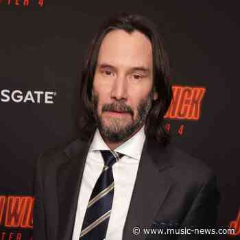 Keanu Reeves performs with Dogstar band for first time in more than 20 years