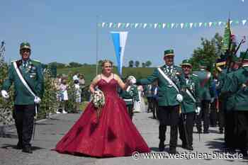 Kleinenberg: Königspaar Hillebrand umjubelt