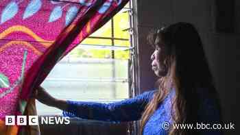 El Salvador gangs: Derelict gang houses given to locals