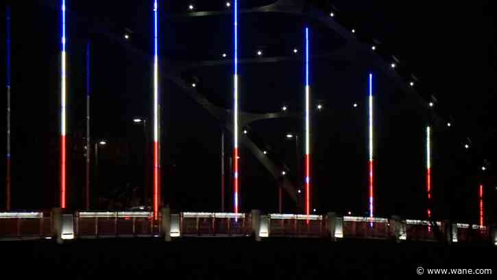 Who decides how the MLK Bridge lights up?