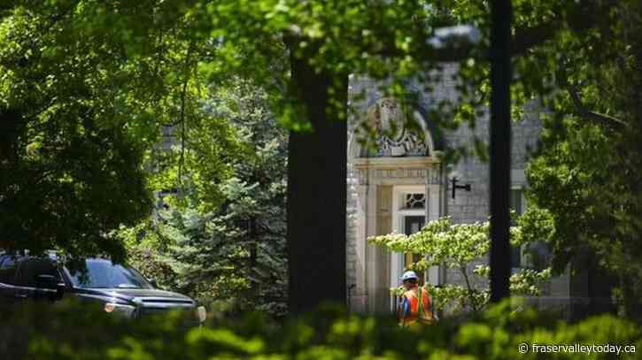 Plan for fate of crumbling 24 Sussex expected by fall, minister tells MPs