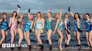 River Stour: Hundreds take to the water for clean river campaign