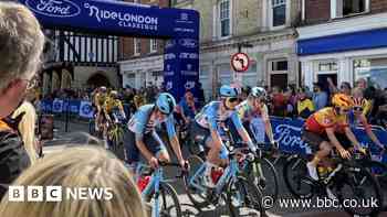 Ride London-Essex: Starting gun fires on elite race