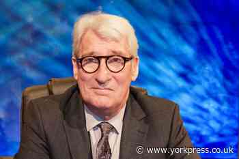 Jeremy Paxman hosts final University Challenge after 29 years