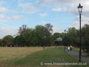 Crystal Palace flasher exposed himself on Clapham Common