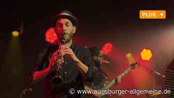 Chanson bewegt die Herzen und Beine im Ulmer Zelt