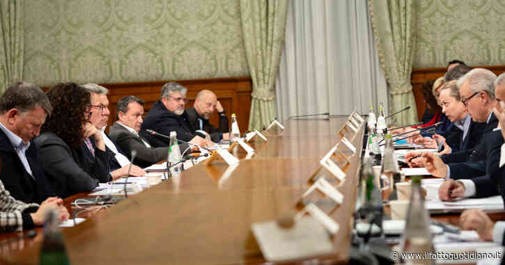 Meloni ai sindacati: “Meno tasse per i lavoratori. Amplieremo lo scaglione Irpef più basso”. Landini: “Avanti con mobilitazioni”