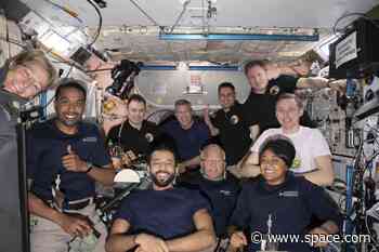 Watch private Ax-2 astronauts return to Earth in SpaceX Dragon tonight