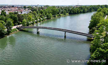 Trotz Sperre: Radler und Fußgänger nutzen Fußgängersteg über die Donau einfach weiter