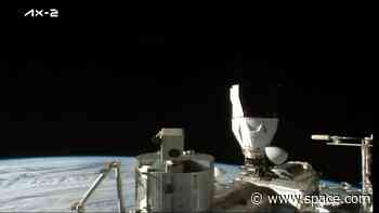 SpaceX Dragon capsule carrying private Ax-2 astronauts splashes down off Florida coast (video)