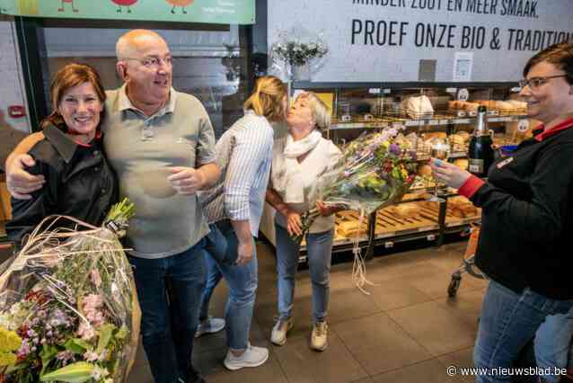 Collega’s en klanten van AD Delhaize nemen afscheid van ‘rotsen in de branding’ Carine en Greet: “Onze bazin is geboren op mijn eerste werkdag”