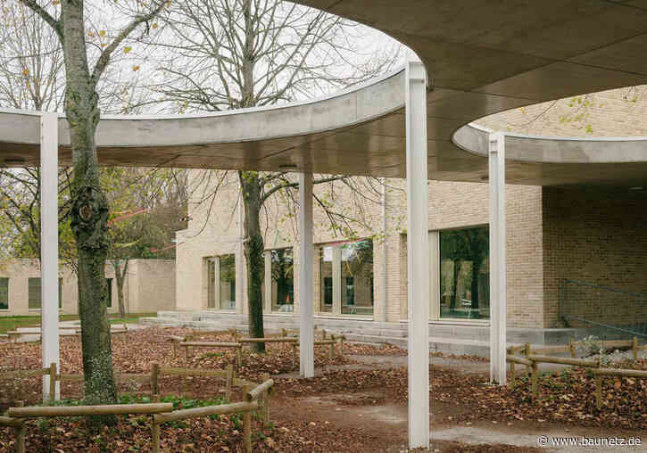Ohne einen Baum zu fällen - Kindergarten, Spielplatz und Mehrzweckhalle in Dilbeek