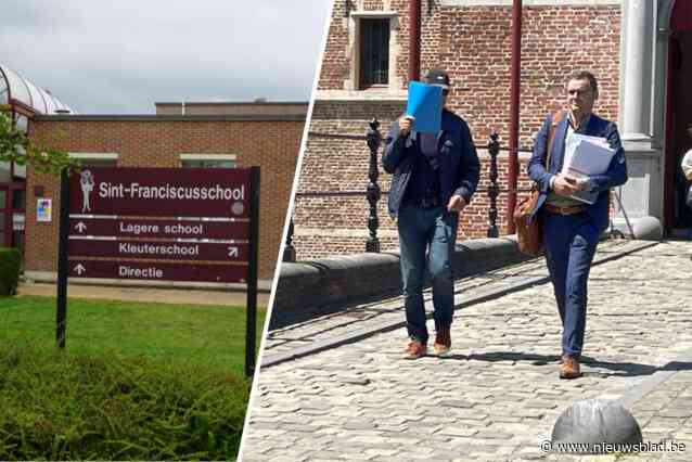 Hij draaide zijn lessenaar om ongestoord zijn gang te gaan: populaire meester P. (62) kon bijna 30 jaar leerlingen betasten in klas