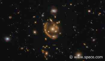 A cosmic magnifying glass: What is gravitational lensing?
