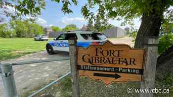 16 children, 1 adult injured during school trip to Fort Gibraltar in Winnipeg