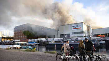 Dichte Rauchsäule durch Großbrand in Berlin: Bevölkerungsschutz warnt