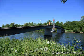 Untersuchungen der Rad-und Fußgängerbrücke über die Donau laufen