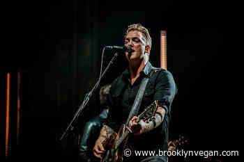 Queens of the Stone Age release new song "Carnavoyeur"