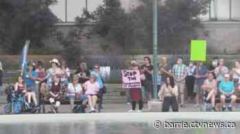 Hundreds protest Barrie's homelessness plan outside city hall