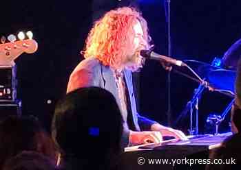 Hothouse Flowers gig at The Wardrobe, Leeds - review