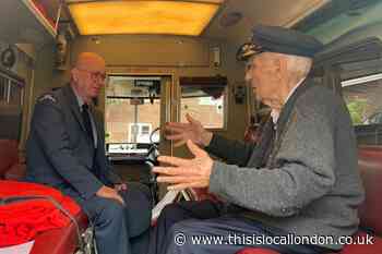 Former Romford lifesaver, 98, gets vintage ambulance visit